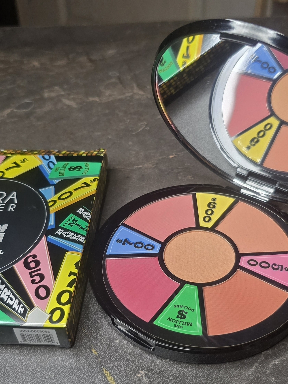 Laura Geller x Wheel of Fortune Face The Wheel Blush Palette - Picture 2 of 2